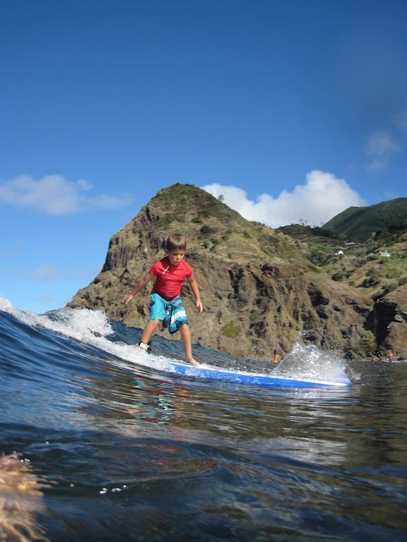 Hostel Madeira Surf Camp Porto Da Cruz Exterior foto